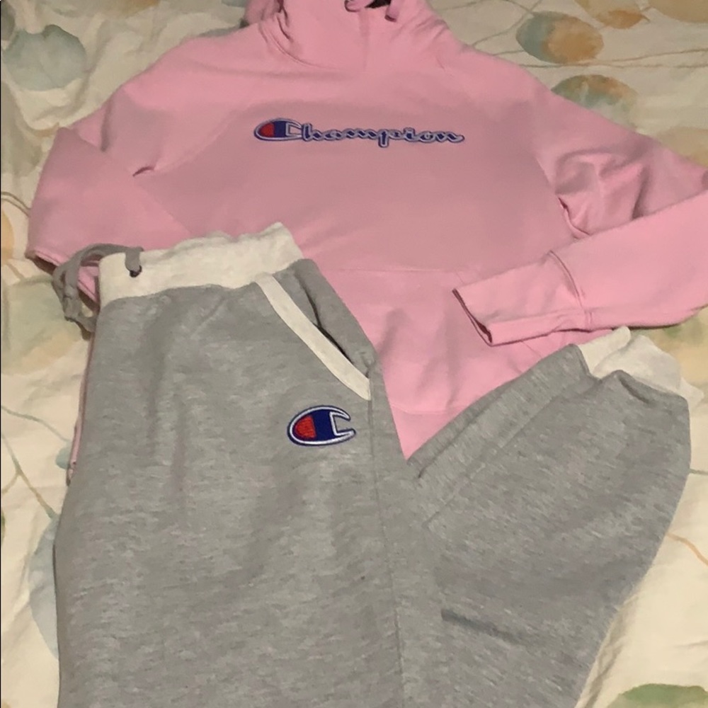 Women’s Champion sweatsuit